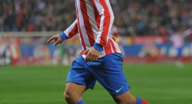 莱万双响助莱万特西甲夺冠，赛季完美收官